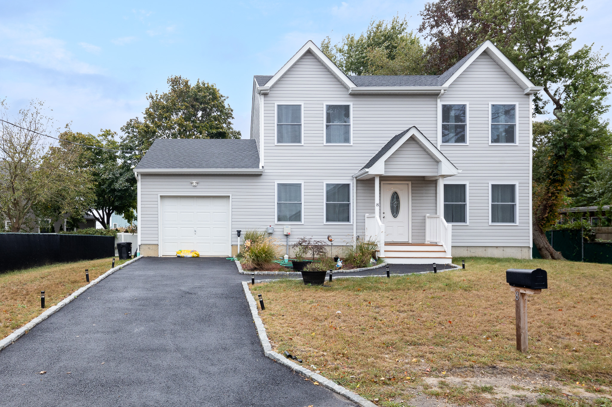 8 Narcissus Road W, Mastic Beach, New York, 11951, United States, 4 Bedrooms Bedrooms, ,3 BathroomsBathrooms,Residential,For Sale,8 Narcissus Road W,1659609