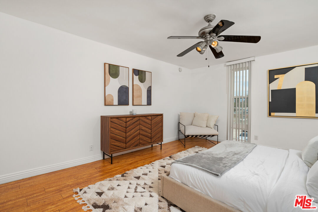 Sherman Oaks, California, 91423, United States, 3 Bedrooms Bedrooms, ,3 BathroomsBathrooms,Residential,For Sale,1927164