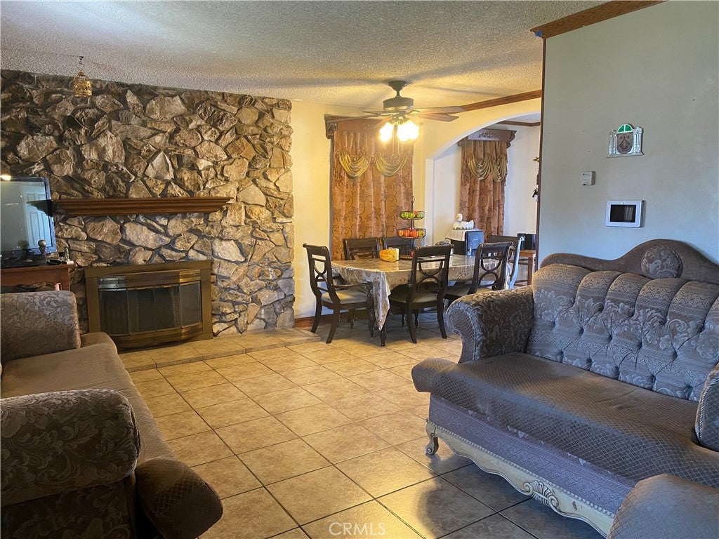 Compton, California, 90221, United States, 4 Bedrooms Bedrooms, ,2 BathroomsBathrooms,Residential,For Sale,1975515