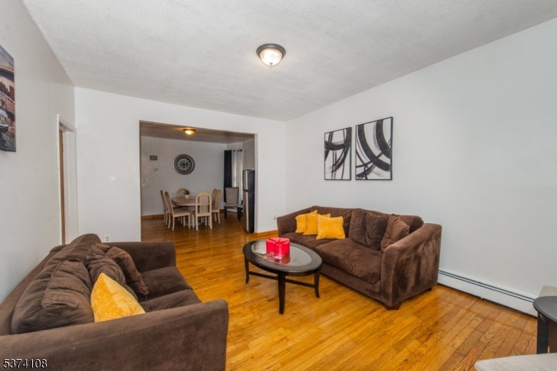 Newark City, New Jersey, 07112, United States, ,3 BathroomsBathrooms,Residential,For Sale,1982998