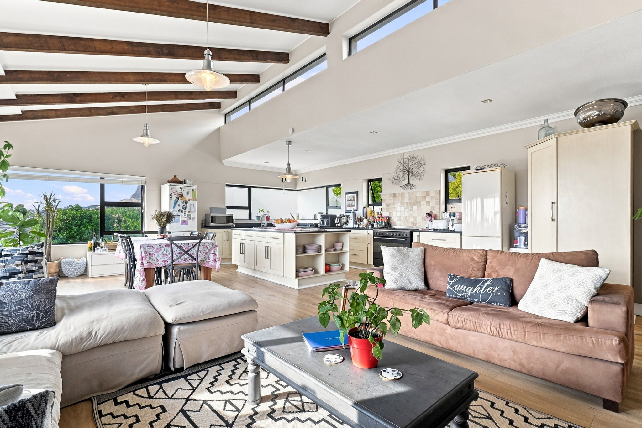  Space to Live. Room to Grow. A Lifestyle to Love in Stonehurst Mountain Estate - 物件實景