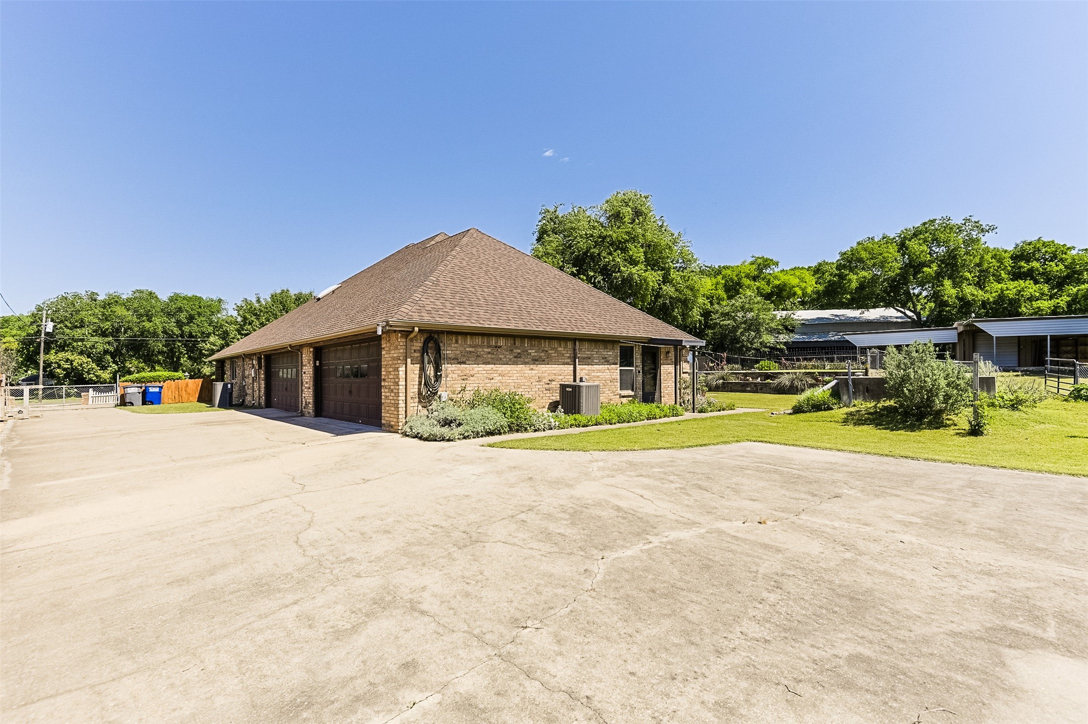 Ovilla, Texas, 75154, United States, 3 Bedrooms Bedrooms, ,4 BathroomsBathrooms,Residential,For Sale,1866219