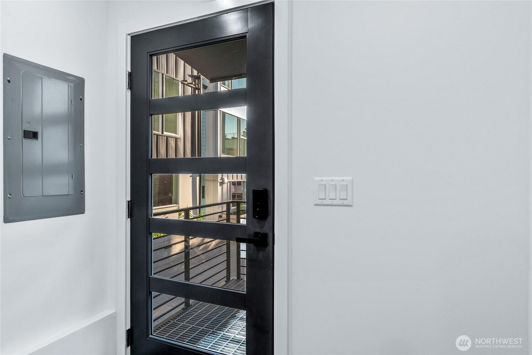 SEATTLE, Washington, 98125, United States, 3 Bedrooms Bedrooms, ,3 BathroomsBathrooms,Residential,For Sale,1995675