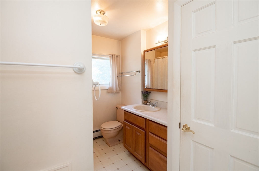 Salem, Massachusetts, 01970, United States, 2 Bedrooms Bedrooms, ,2 BathroomsBathrooms,Residential,For Sale,1944835