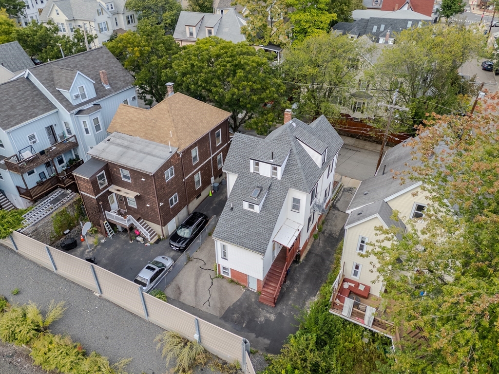 Somerville, Massachusetts, 02145, United States, 4 Bedrooms Bedrooms, ,2 BathroomsBathrooms,Residential,For Sale,1950845