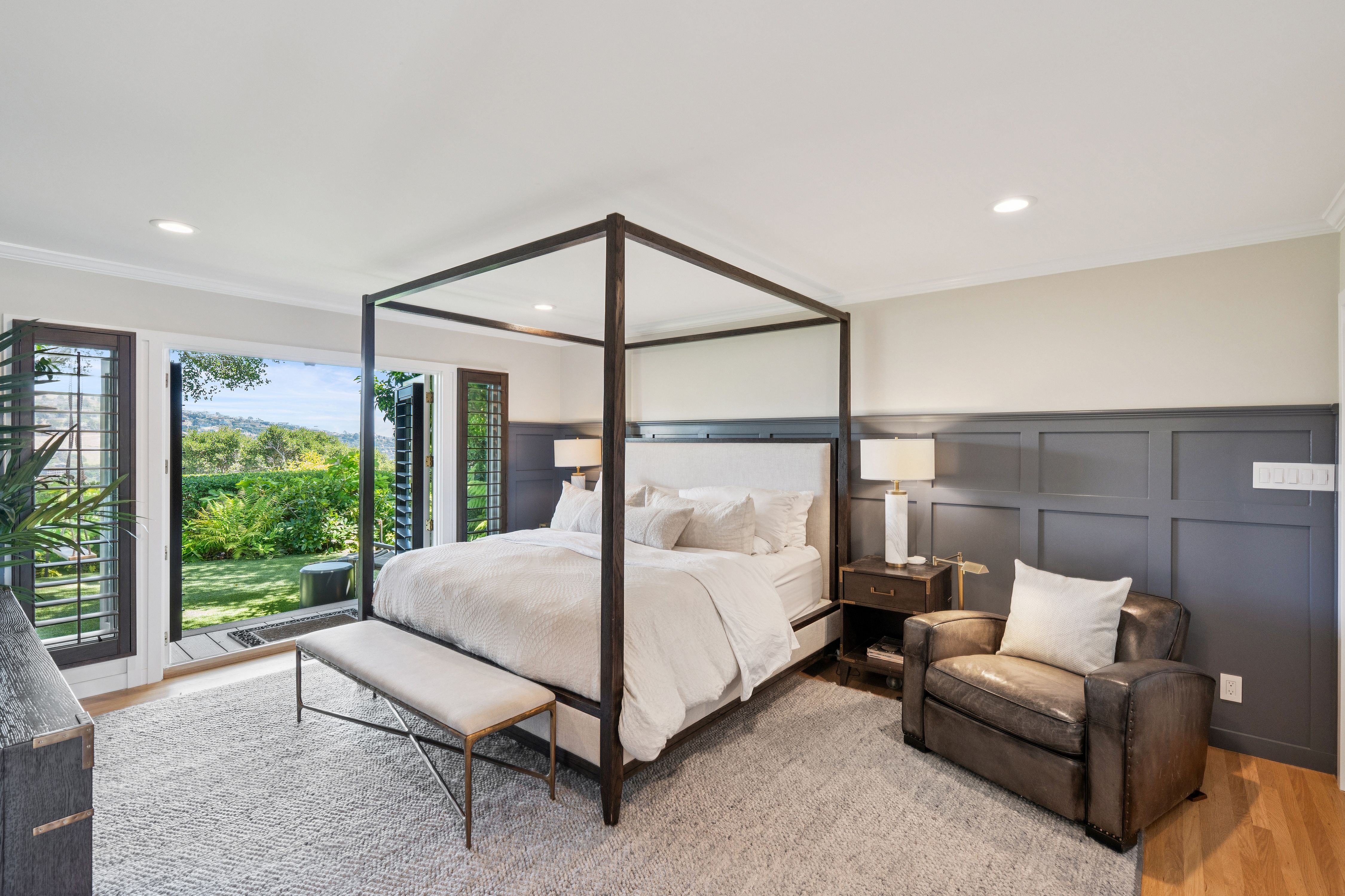  Rare One-Level Residence on Belvedere Island