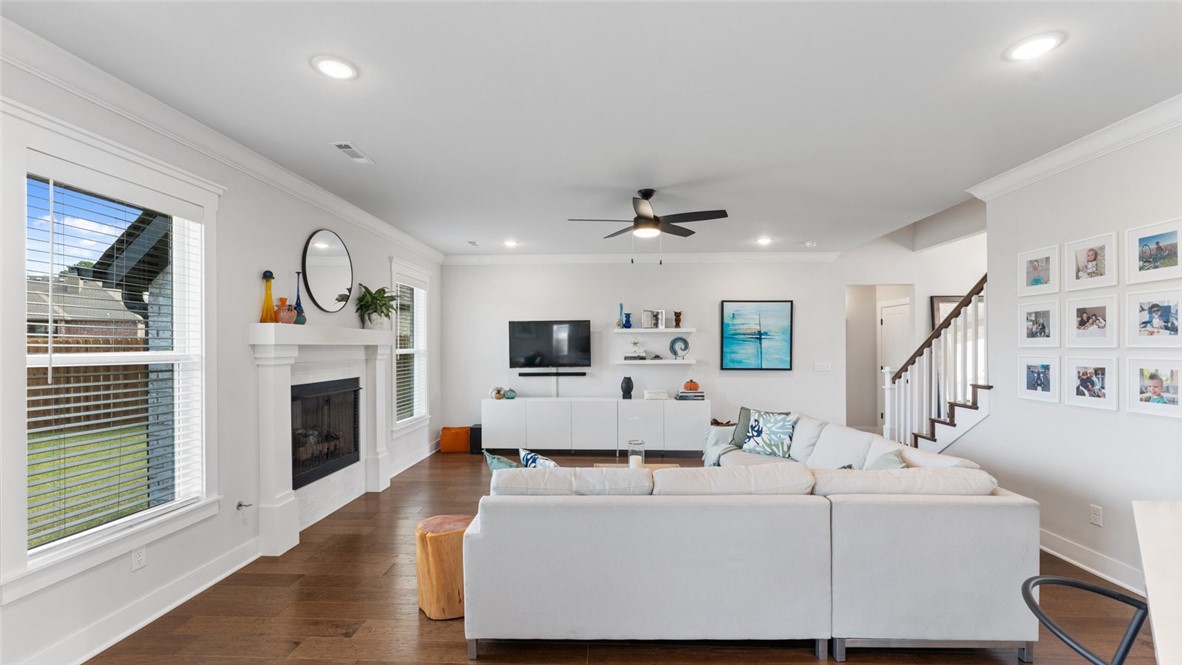 Bentonville, Arkansas, 72713, United States, 4 Bedrooms Bedrooms, ,3 BathroomsBathrooms,Residential,For Sale,1989403