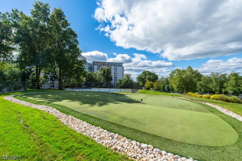 Verona Twp., New Jersey, 07044, United States, 2 Bedrooms Bedrooms, ,2 BathroomsBathrooms,Residential,For Sale,1976257