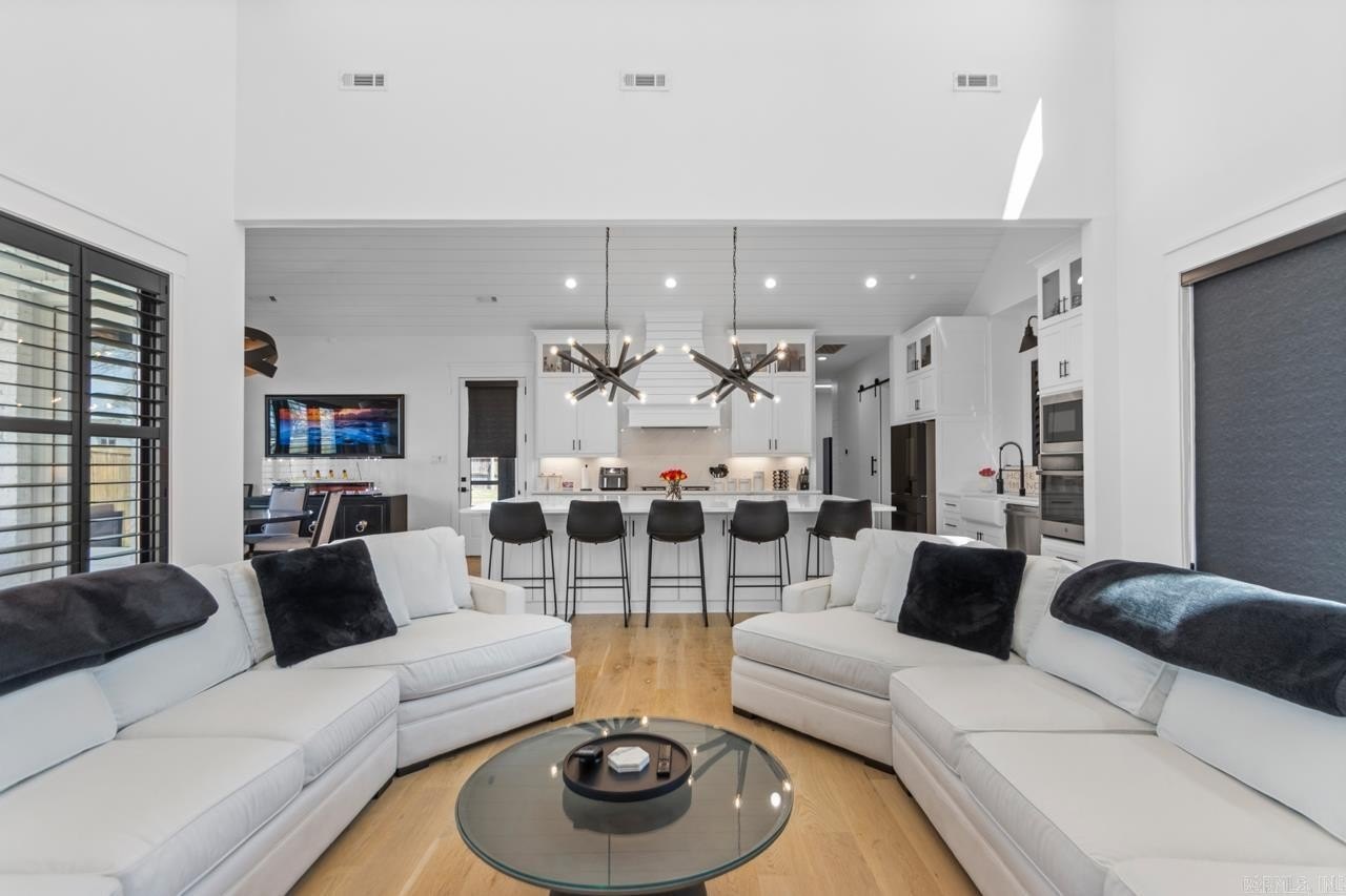 Benton, Arkansas, 72019, United States, 4 Bedrooms Bedrooms, ,3 BathroomsBathrooms,Residential,For Sale,1981558