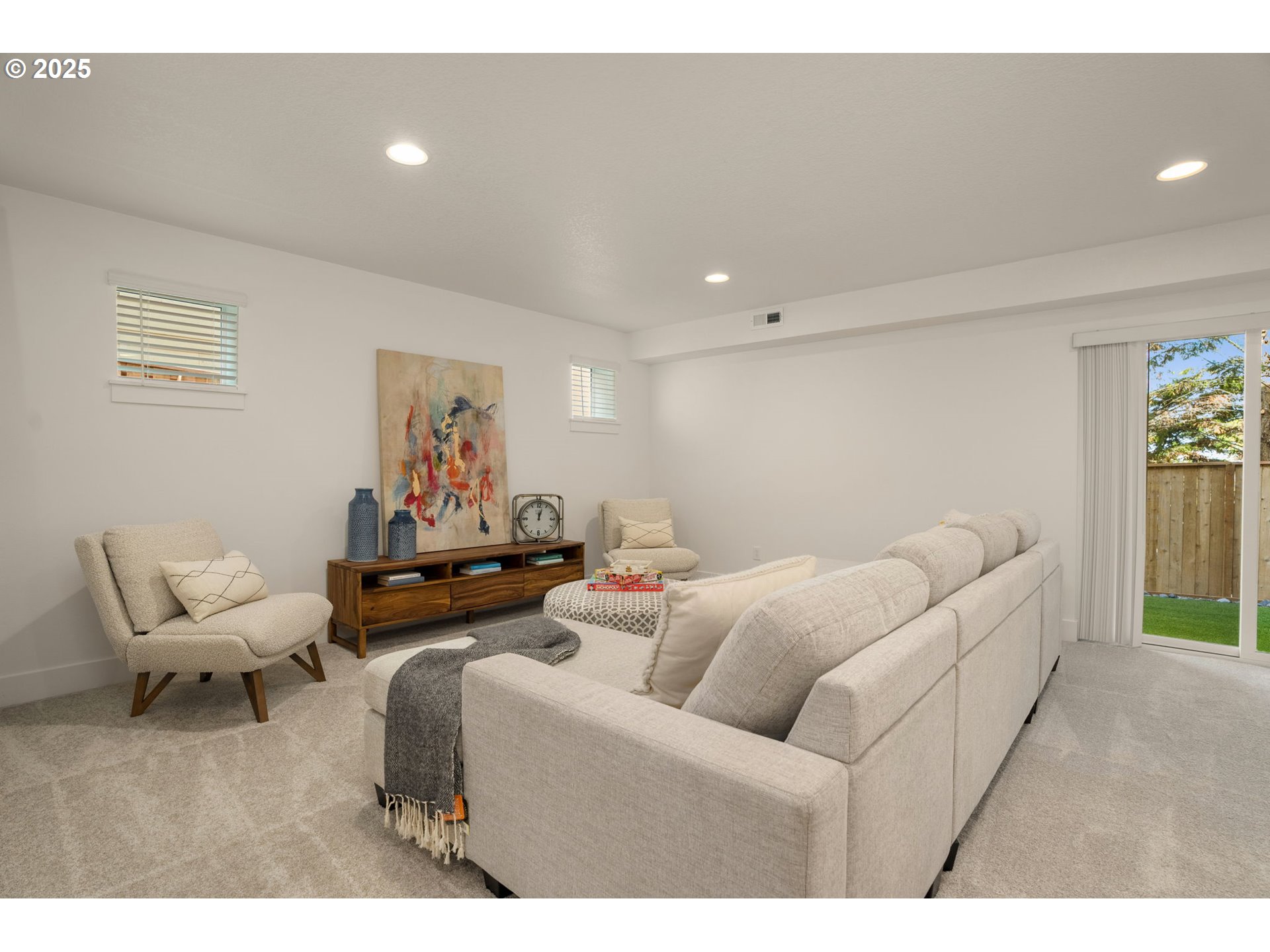 Beaverton, Oregon, 97003, United States, 5 Bedrooms Bedrooms, ,4 BathroomsBathrooms,Residential,For Sale,1735773