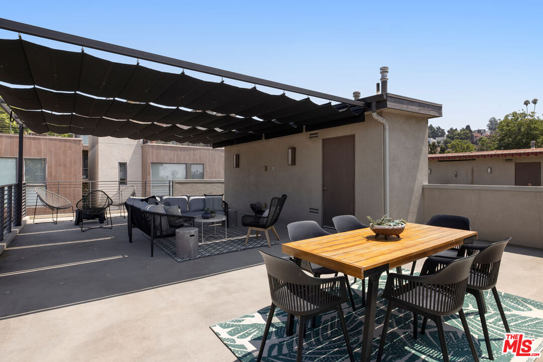 Los Angeles, California, 90026, United States, 3 Bedrooms Bedrooms, ,4 BathroomsBathrooms,Residential,For Sale,1927240