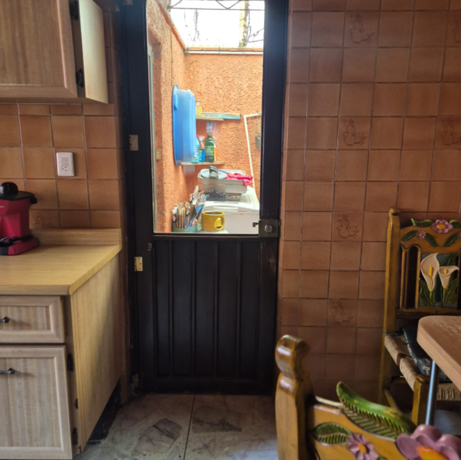 Iztapalapa, Ciudad de México, 09400, Mexico, 4 Bedrooms Bedrooms, ,3 BathroomsBathrooms,Residential,For Sale,2000429