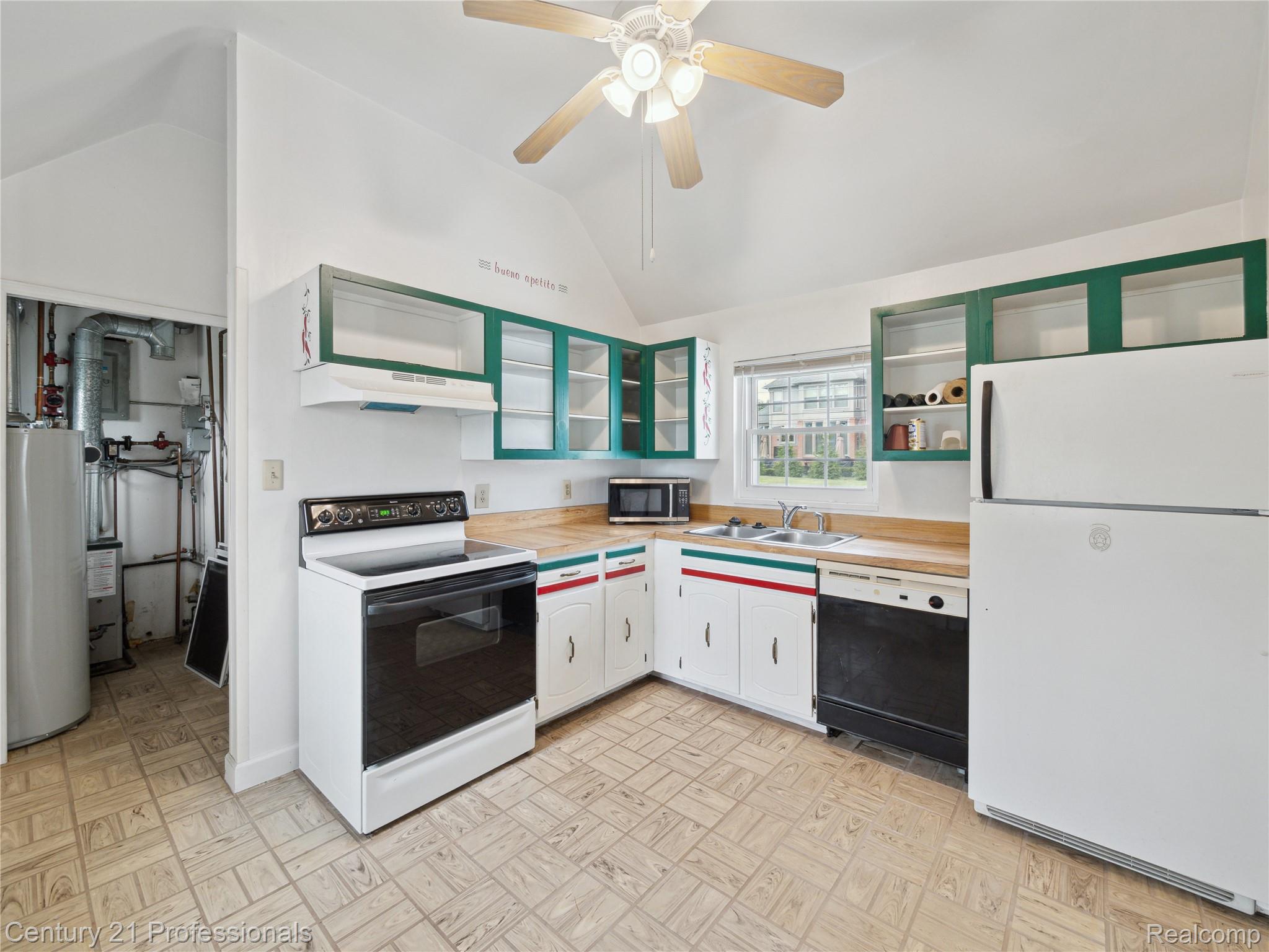 FarmingtonHills, Michigan, 48167, United States, 4 Bedrooms Bedrooms, ,4 BathroomsBathrooms,Residential,For Sale,1895323
