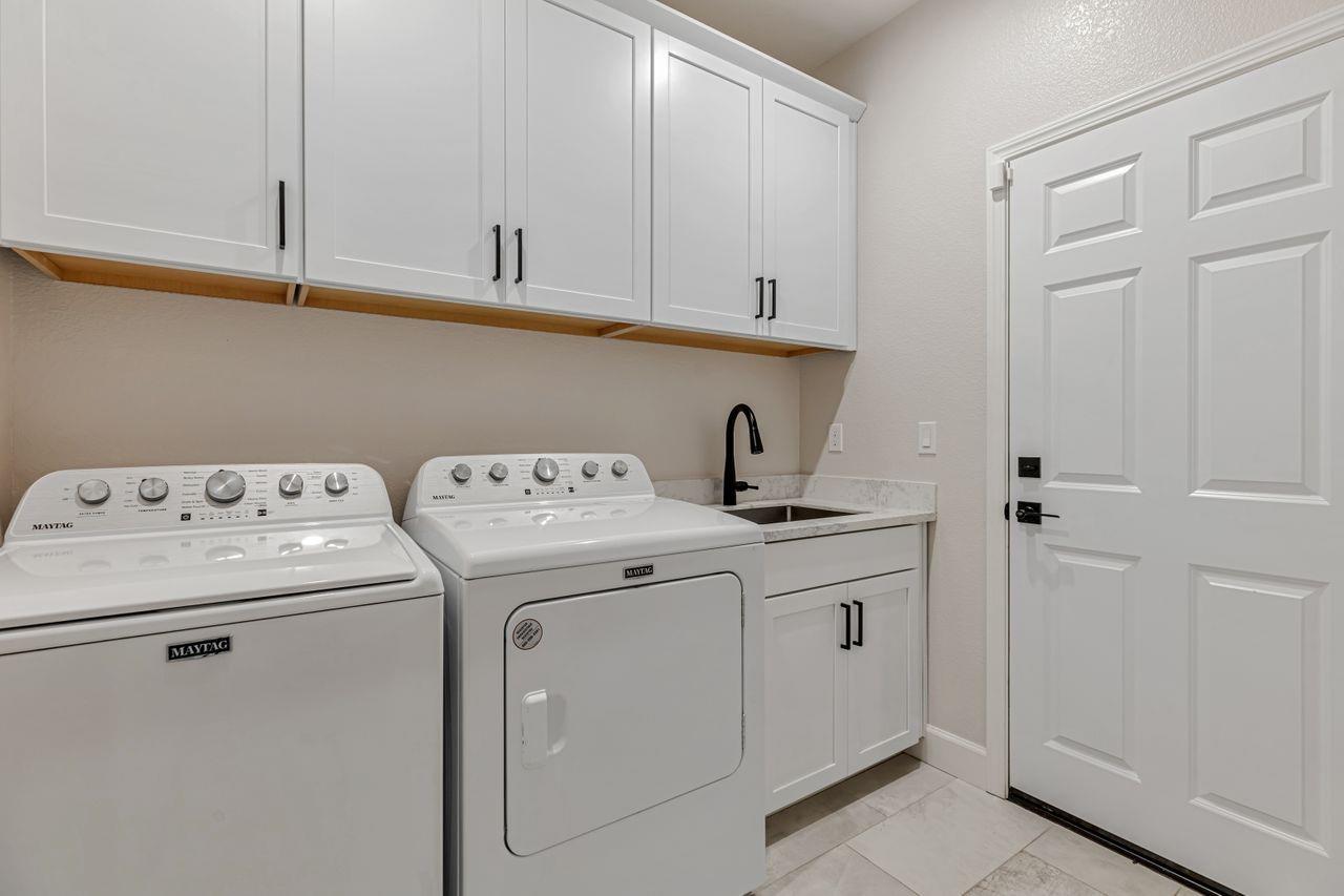 Sacramento, California, 95829, United States, 3 Bedrooms Bedrooms, ,2 BathroomsBathrooms,Residential,For Sale,1950991