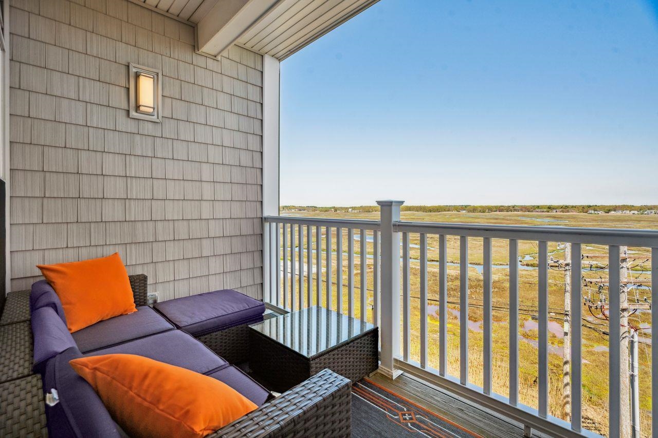 Hampton, New Hampshire, 03842, United States, 2 Bedrooms Bedrooms, ,2 BathroomsBathrooms,Residential,For Sale,1828378