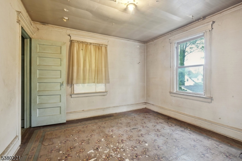 Maplewood Twp., New Jersey, 07040, United States, 5 Bedrooms Bedrooms, ,3 BathroomsBathrooms,Residential,For Sale,1933003