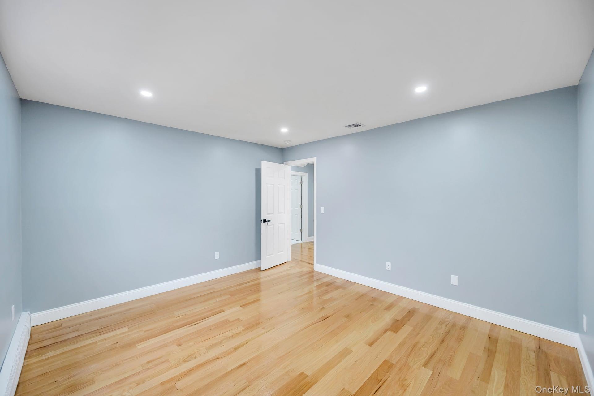 Selden, New York, 11784, United States, 4 Bedrooms Bedrooms, ,3 BathroomsBathrooms,Residential,For Sale,1990980