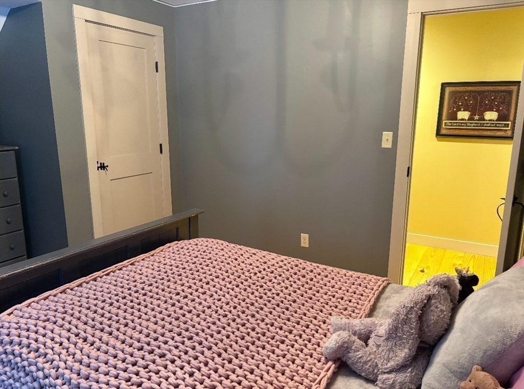 Northbridge, Massachusetts, 01588, United States, 4 Bedrooms Bedrooms, ,2 BathroomsBathrooms,Residential,For Sale,2015326