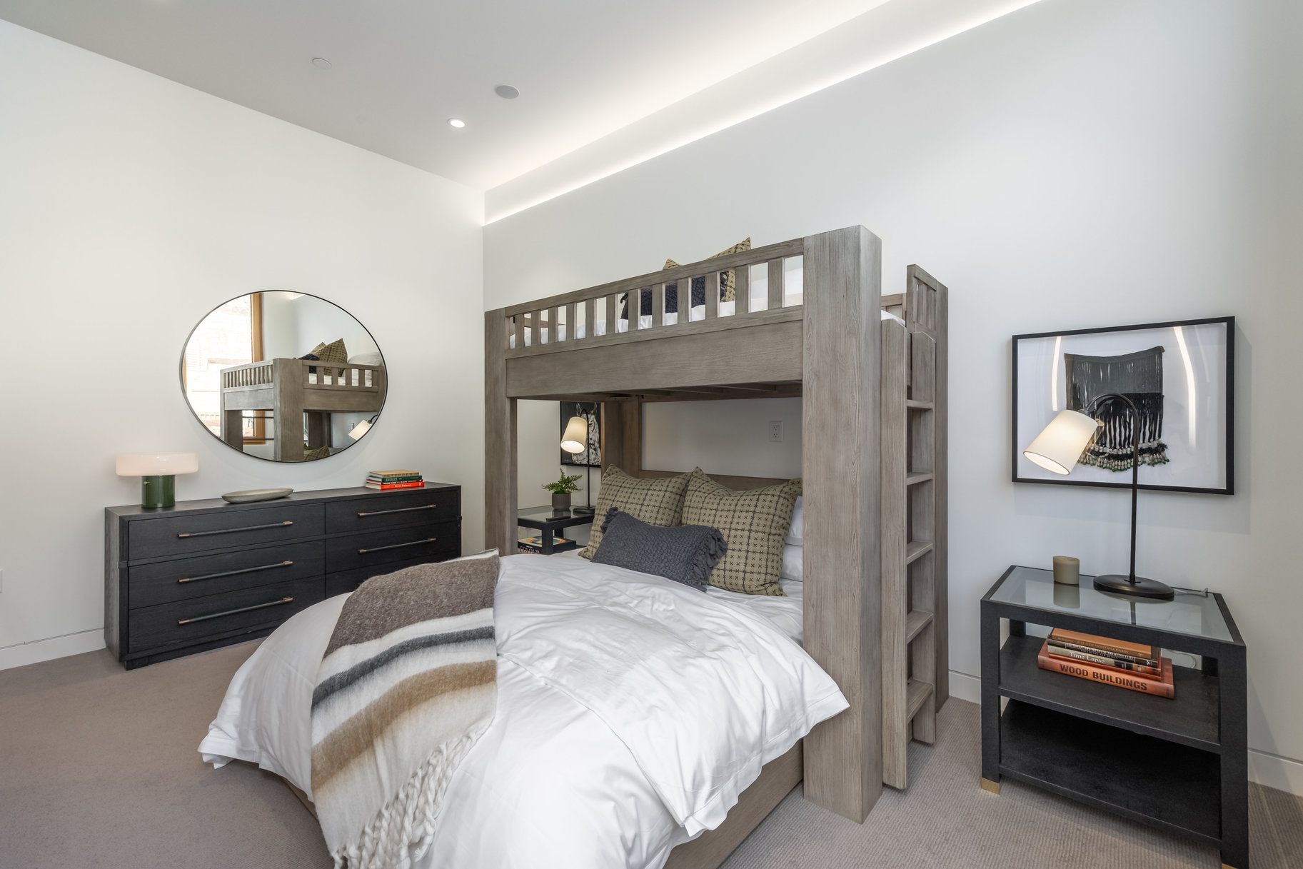  Furnished 5-bedroom Penthouse at Founder