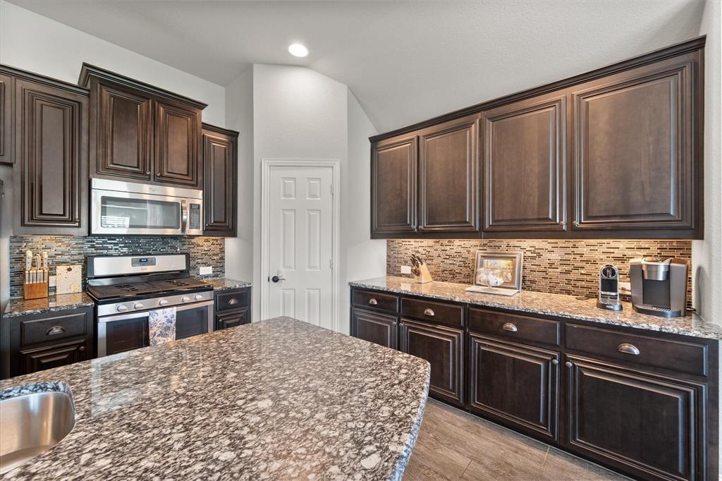 Mansfield, Texas, 76063, United States, 5 Bedrooms Bedrooms, ,3 BathroomsBathrooms,Residential,For Sale,1968843