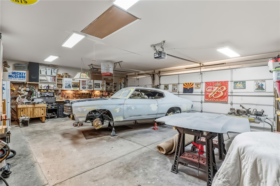 Bullhead City, Arizona, 86442, United States, 4 Bedrooms Bedrooms, ,2 BathroomsBathrooms,Residential,For Sale,1988926