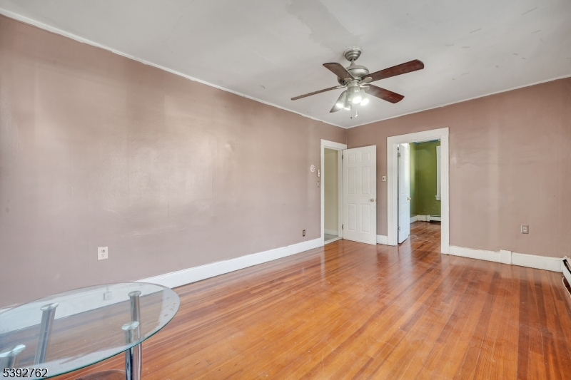 Rahway City, New Jersey, 07065, United States, 5 Bedrooms Bedrooms, ,2 BathroomsBathrooms,Residential,For Sale,1968734