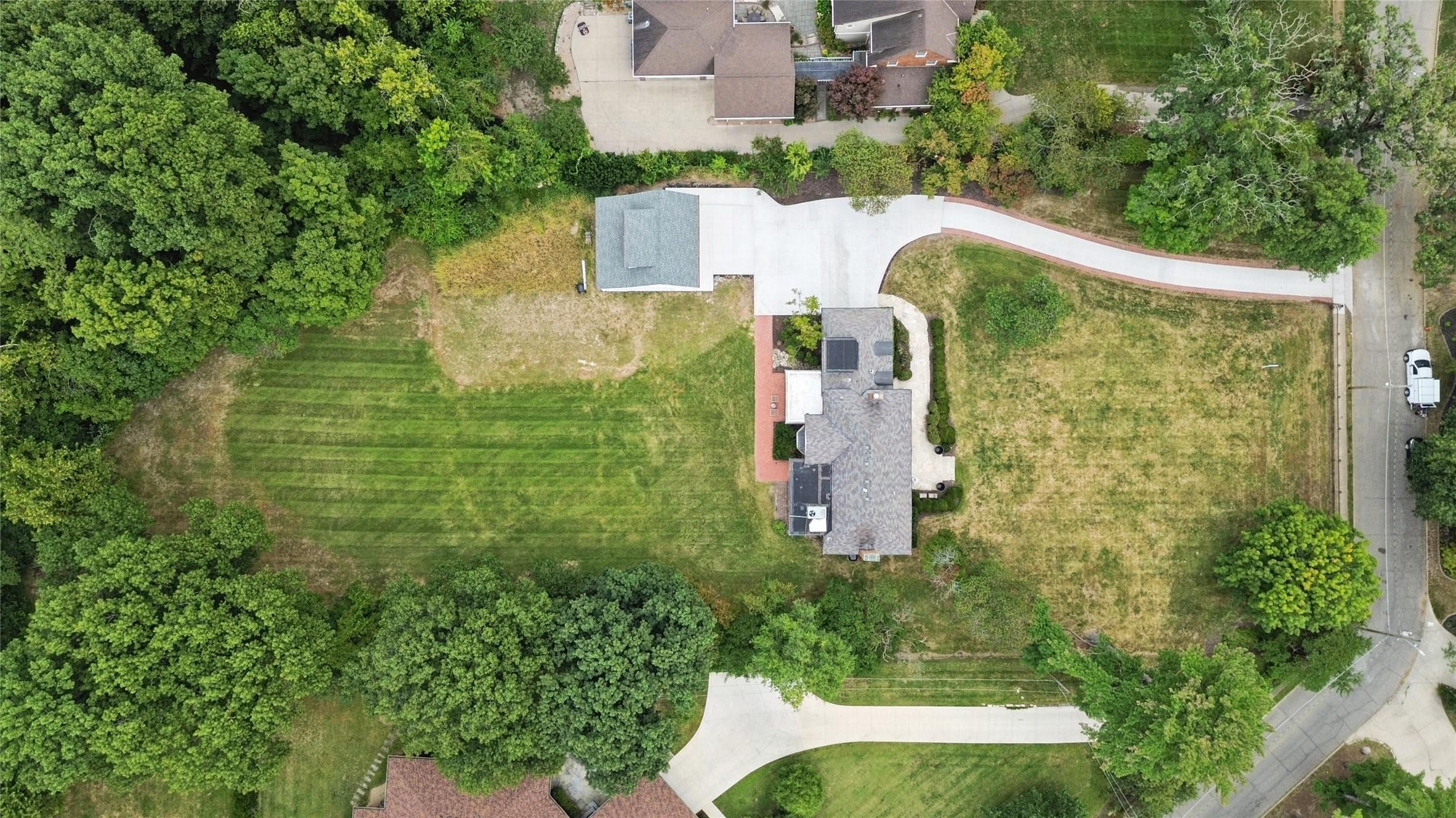 Des Moines, Iowa, 50312, United States, 4 Bedrooms Bedrooms, ,4 BathroomsBathrooms,Residential,For Sale,1942585