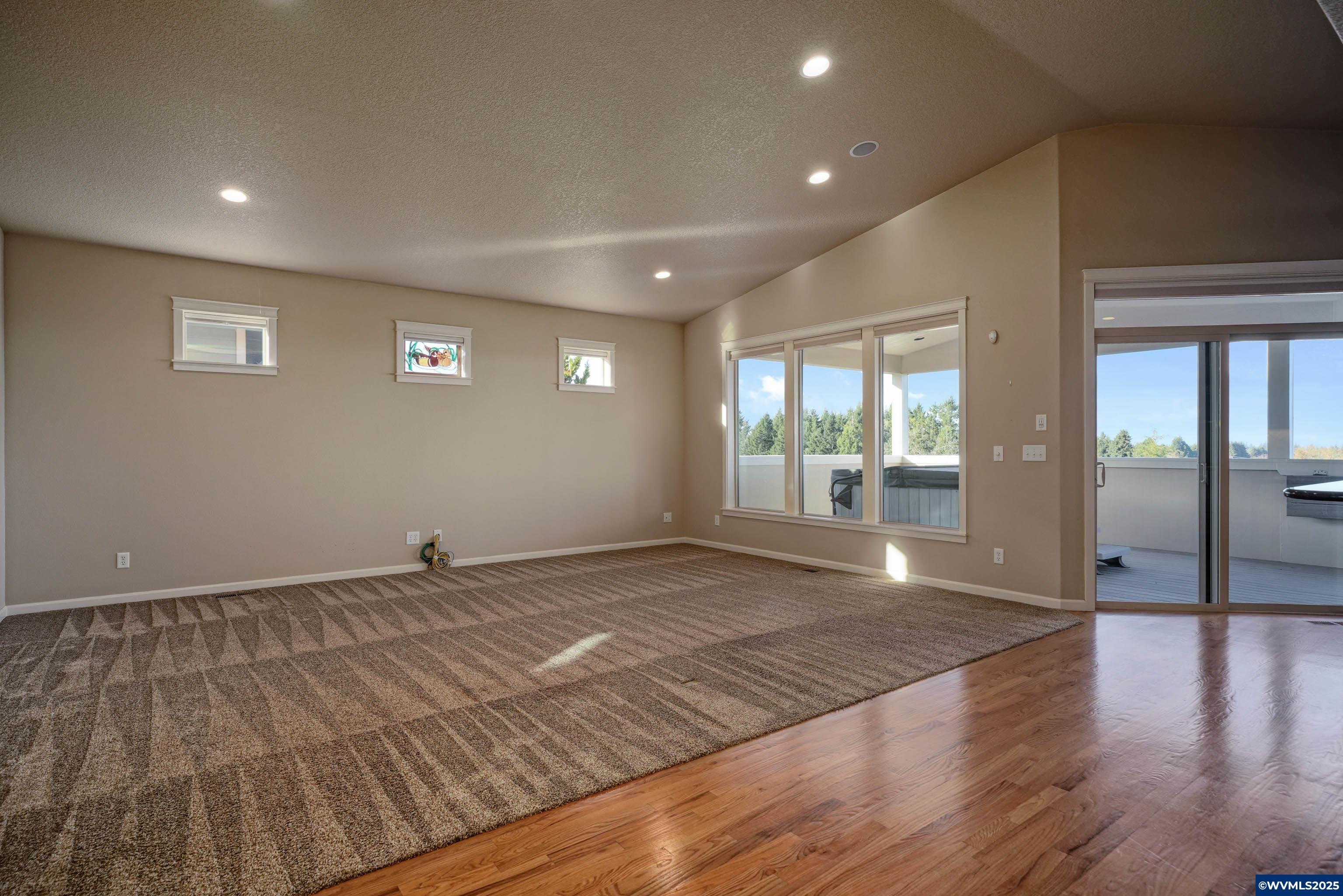 Salem, Oregon, 97306, United States, 3 Bedrooms Bedrooms, ,3 BathroomsBathrooms,Residential,For Sale,1989226