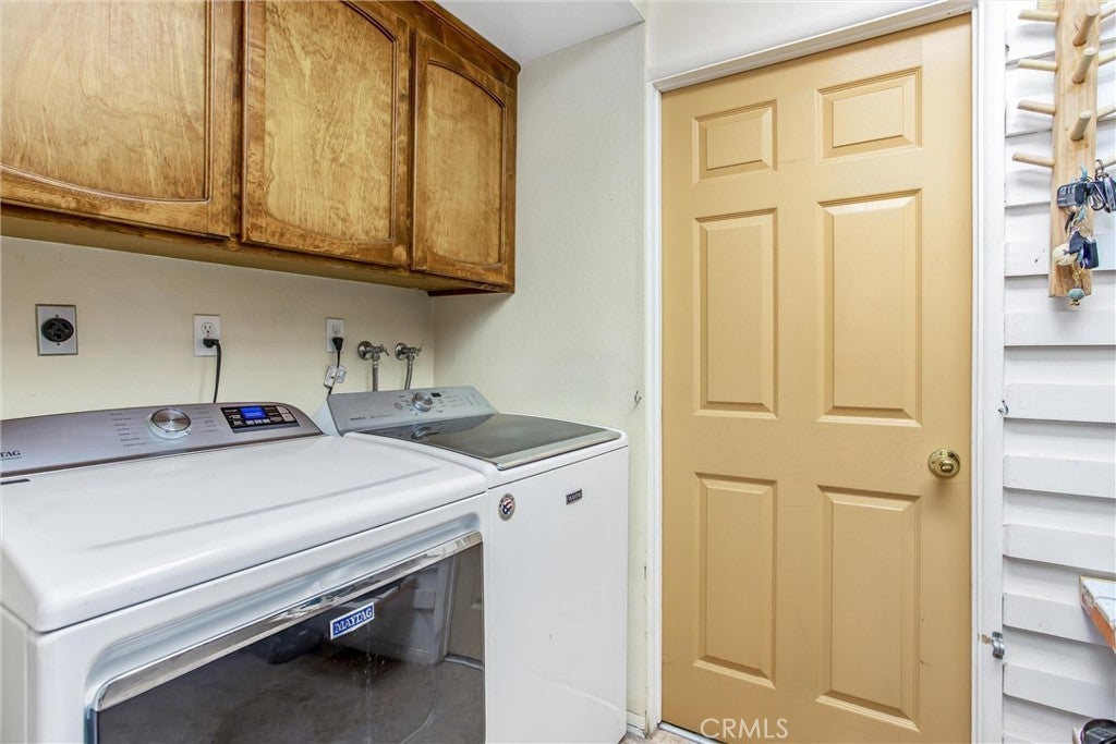 Cherry Valley, California, 92223, United States, 6 Bedrooms Bedrooms, ,3 BathroomsBathrooms,Residential,For Sale,1973904