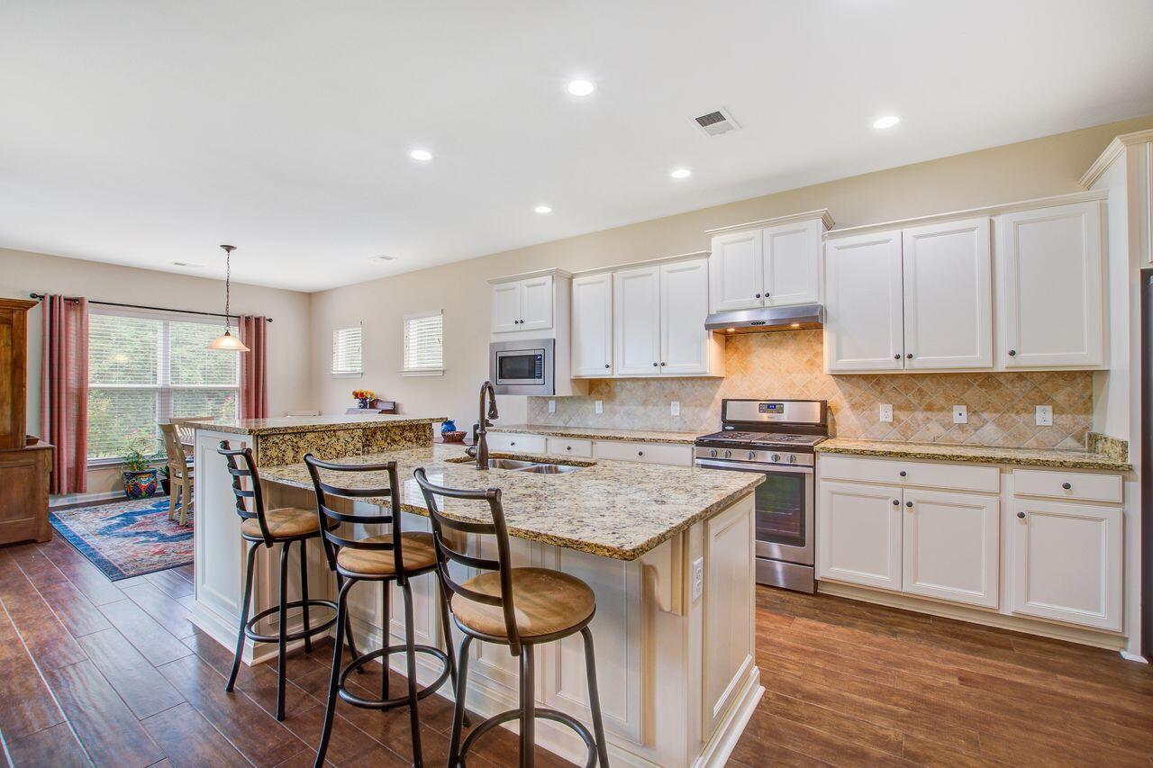 Summerville, South Carolina, 29483, United States, 3 Bedrooms Bedrooms, ,3 BathroomsBathrooms,Residential,For Sale,1907544
