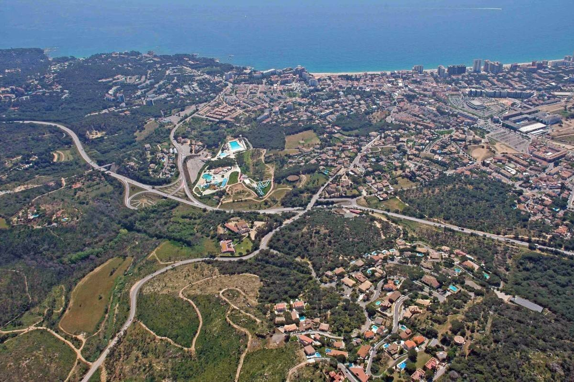  Land for sale in urbanization near Golf d