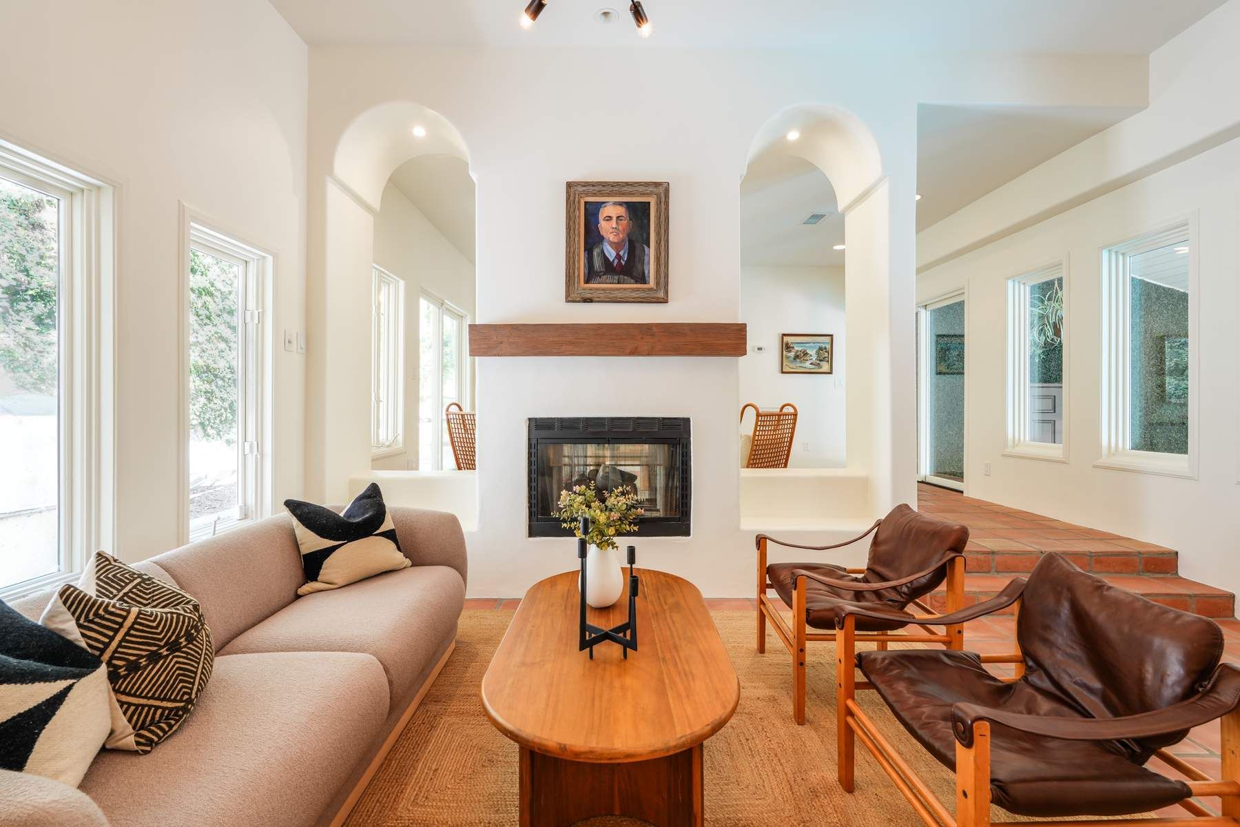  2216 East Live Oak Drive - 物件實景