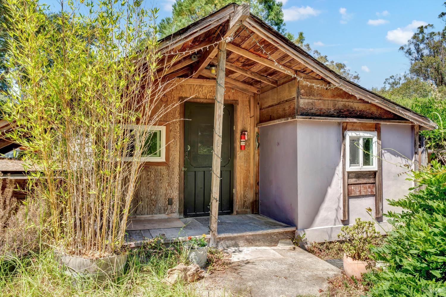 Sebastopol, California, 95472, United States, 2 Bedrooms Bedrooms, ,2 BathroomsBathrooms,Residential,For Sale,1913141