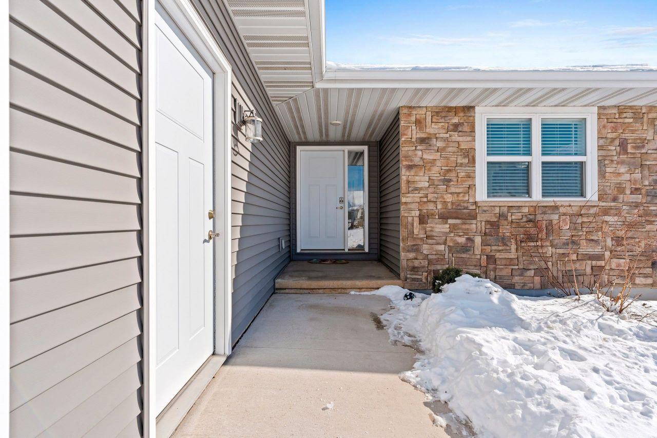 SHAWANO, Wisconsin, 54166, United States, 8 Bedrooms Bedrooms, ,4 BathroomsBathrooms,Residential,For Sale,1723701