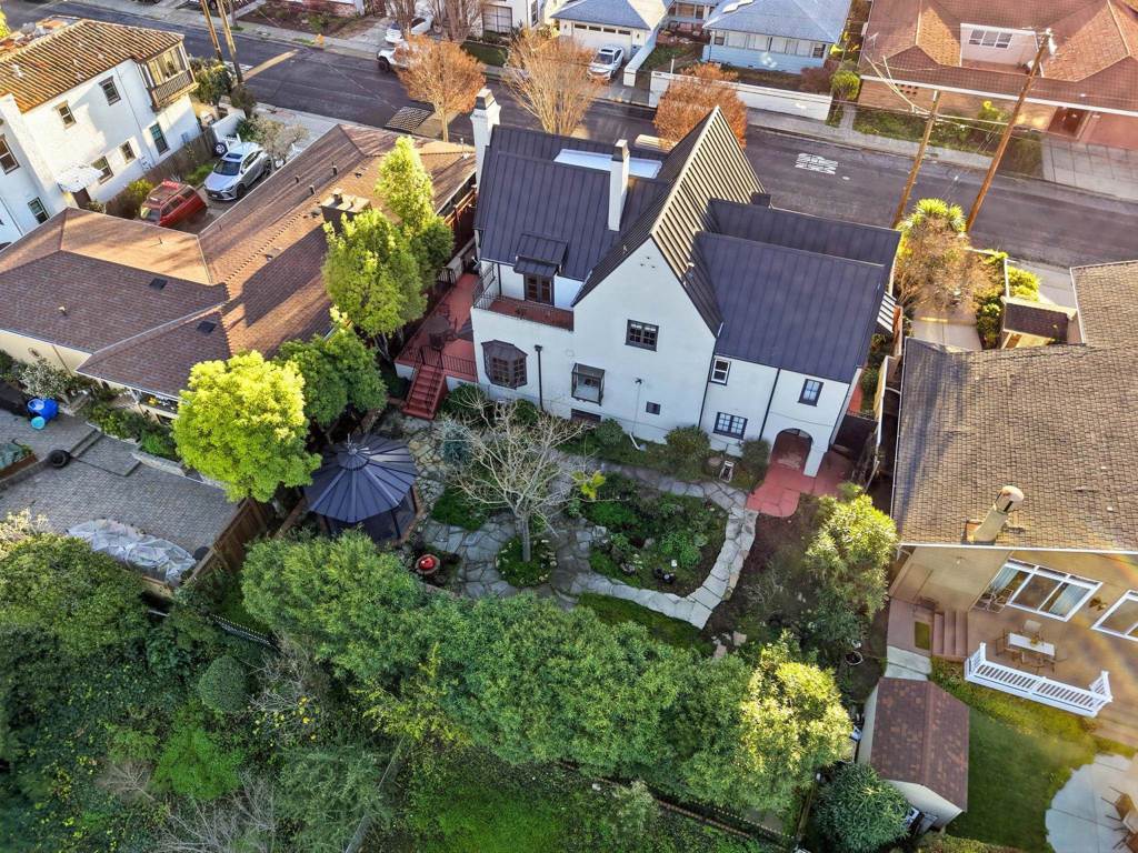 Hayward, California, 94541, United States, 3 Bedrooms Bedrooms, ,2 BathroomsBathrooms,Residential,For Sale,2007465