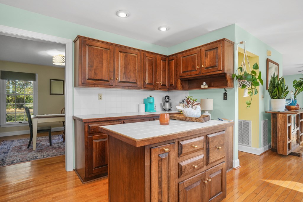 Onancok, Virginia, 23417, United States, 3 Bedrooms Bedrooms, ,3 BathroomsBathrooms,Residential,For Sale,1992886