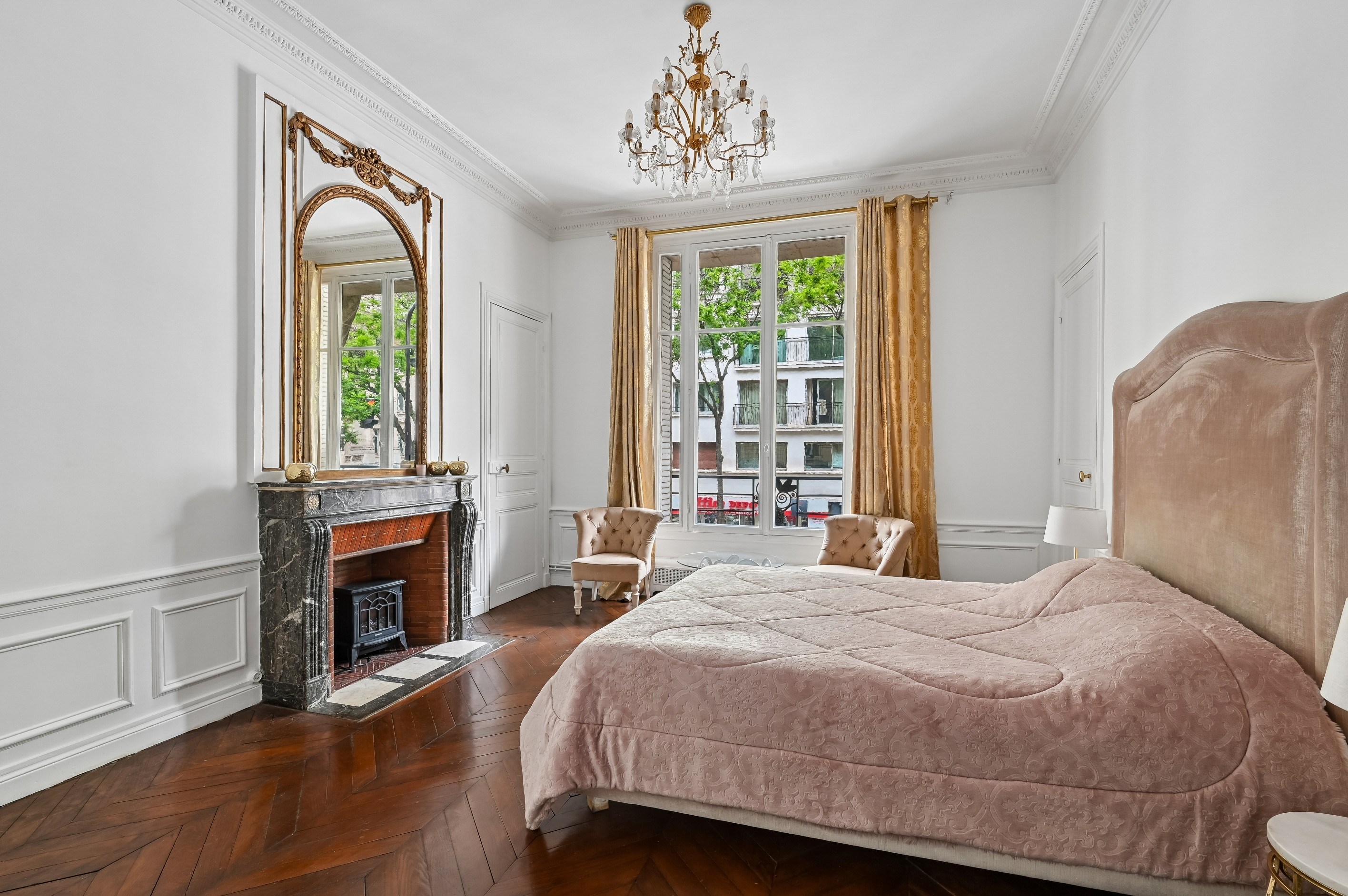  Longchamp – 4-Bedroom Family Apartment - 物件實景