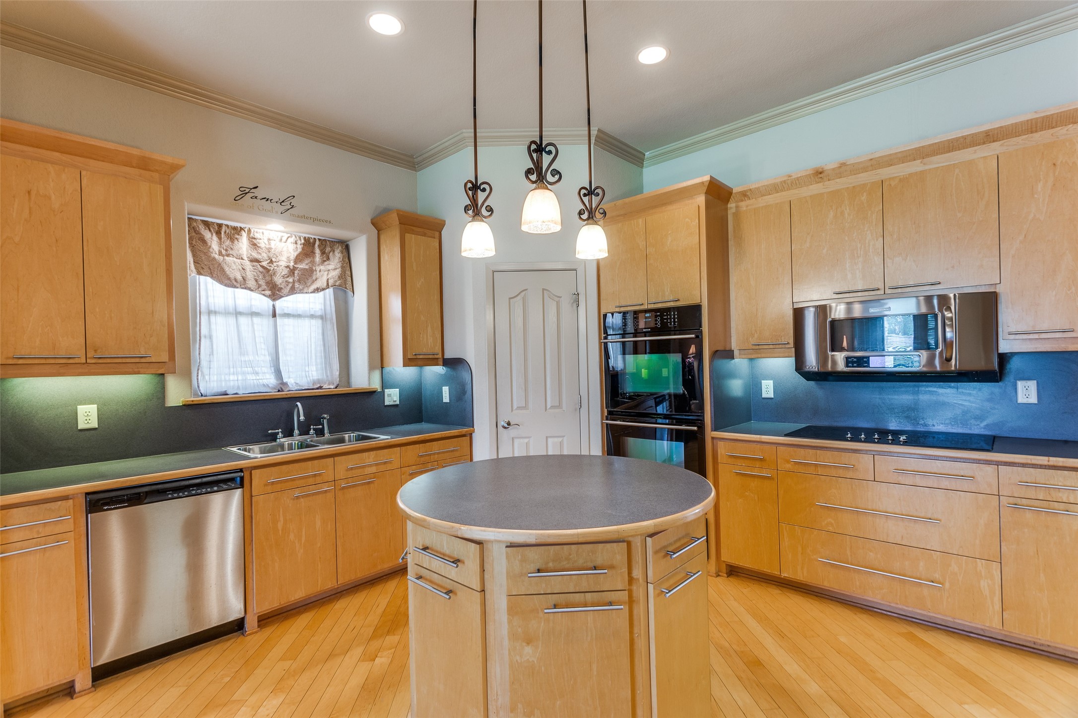 Haslet, Texas, 76052, United States, 4 Bedrooms Bedrooms, ,2 BathroomsBathrooms,Residential,For Sale,1866609