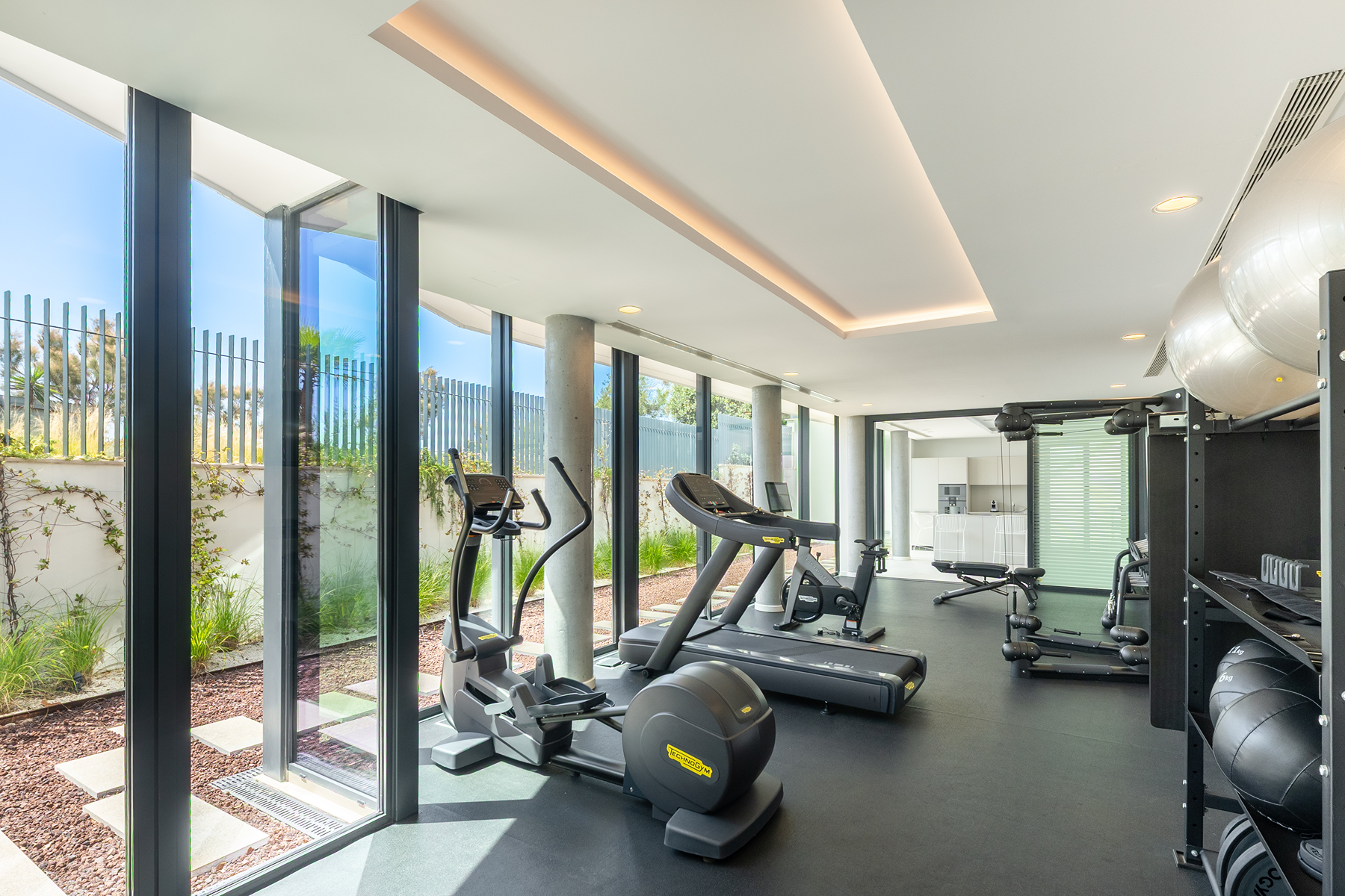  Beachfront apartment with exceptional resort amenities in Estepona - 物件實景