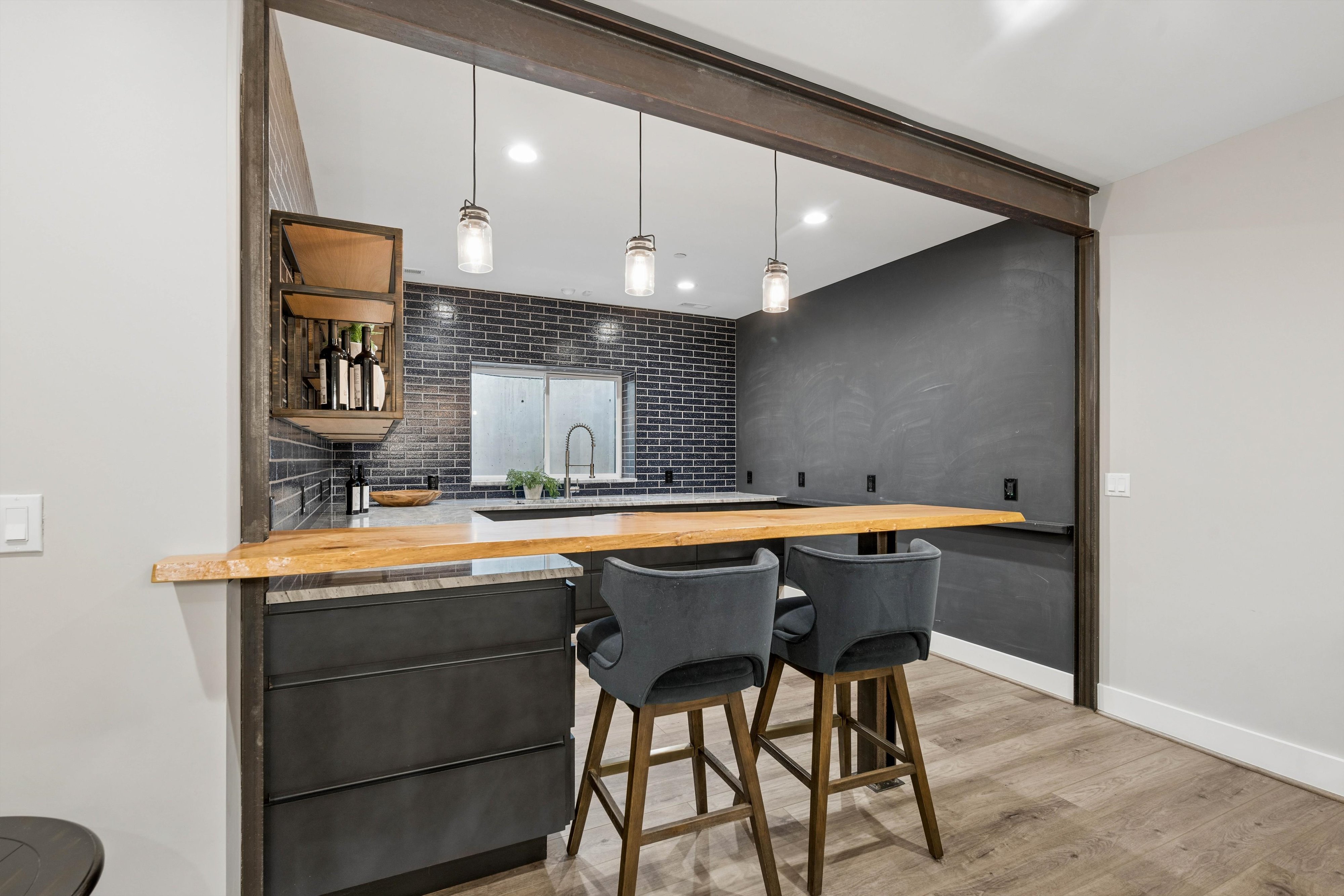  Modern Cherry Hills Masterpiece: Rare Main-Floor Luxury - 物件實景