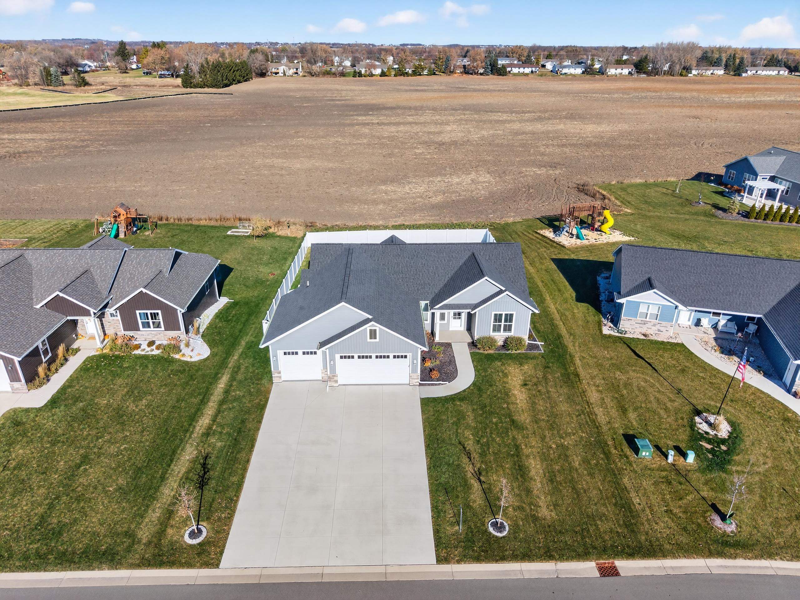 Greenville, Wisconsin, 54942, United States, 4 Bedrooms Bedrooms, ,4 BathroomsBathrooms,Residential,For Sale,1995419