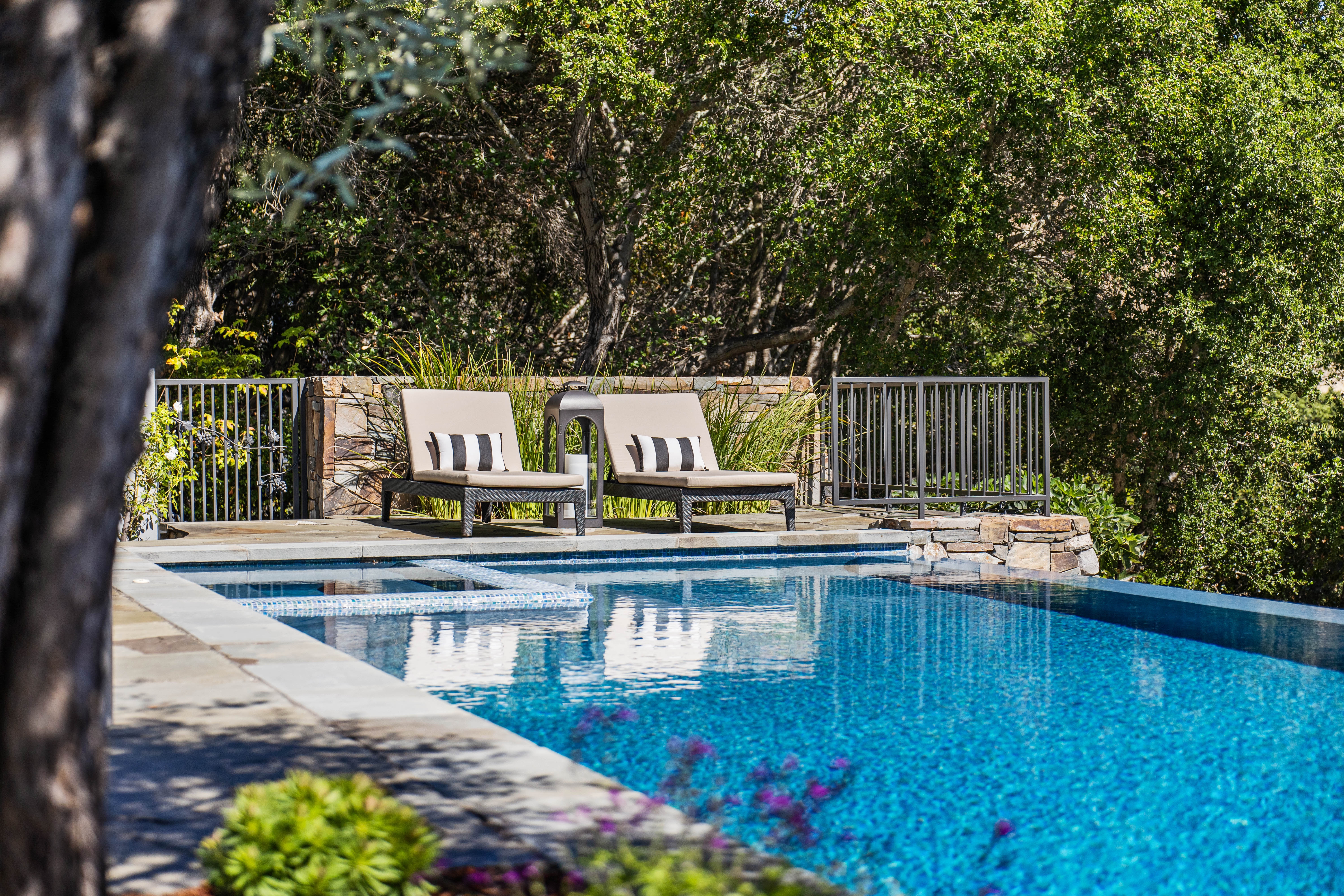  Resort Living in Sorich Park — Gated Mediterranean Estate With Pool and Views - 物件實景
