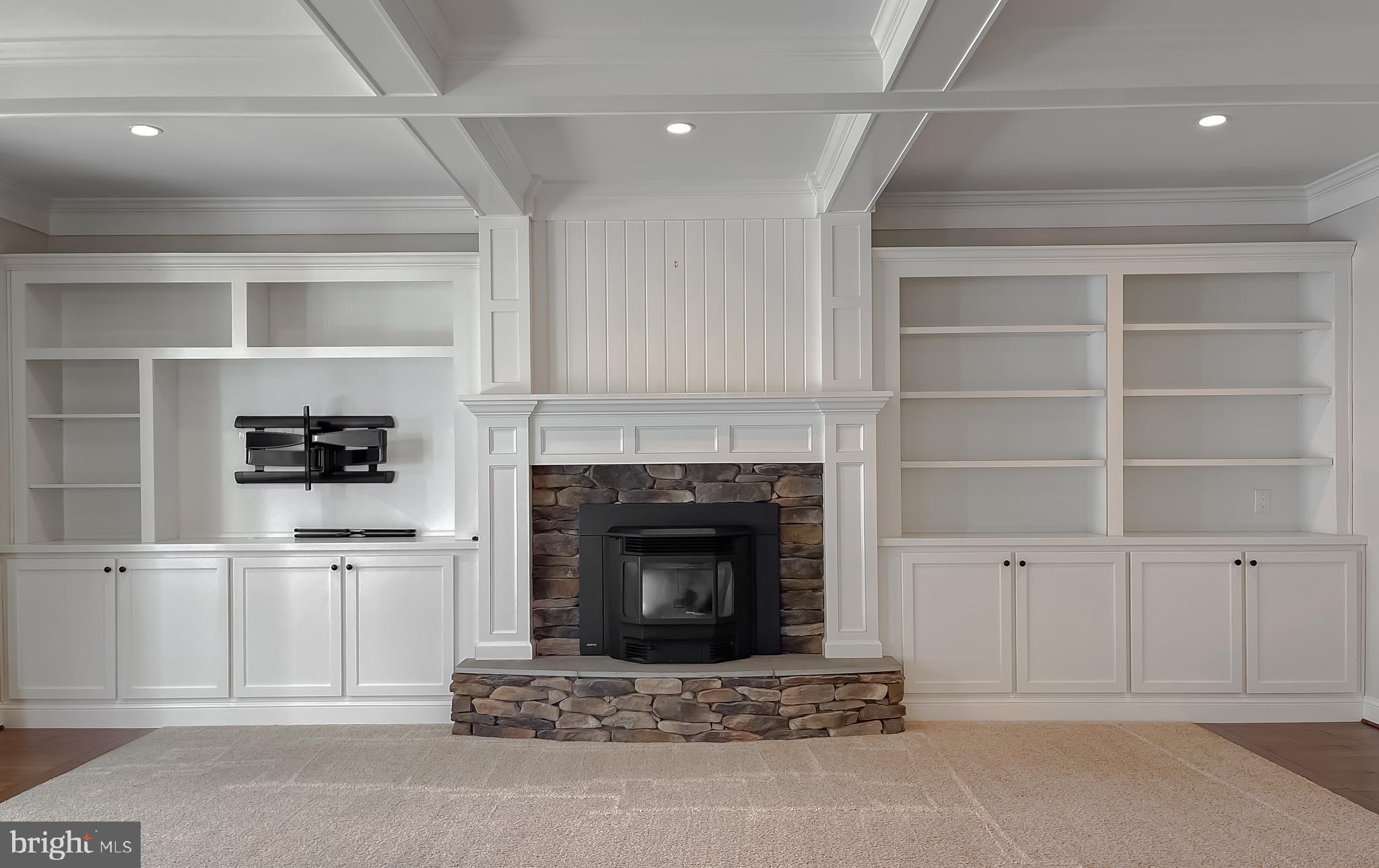 Hollywood, Maryland, 20636, United States, 5 Bedrooms Bedrooms, ,5 BathroomsBathrooms,Residential,For Sale,1914184