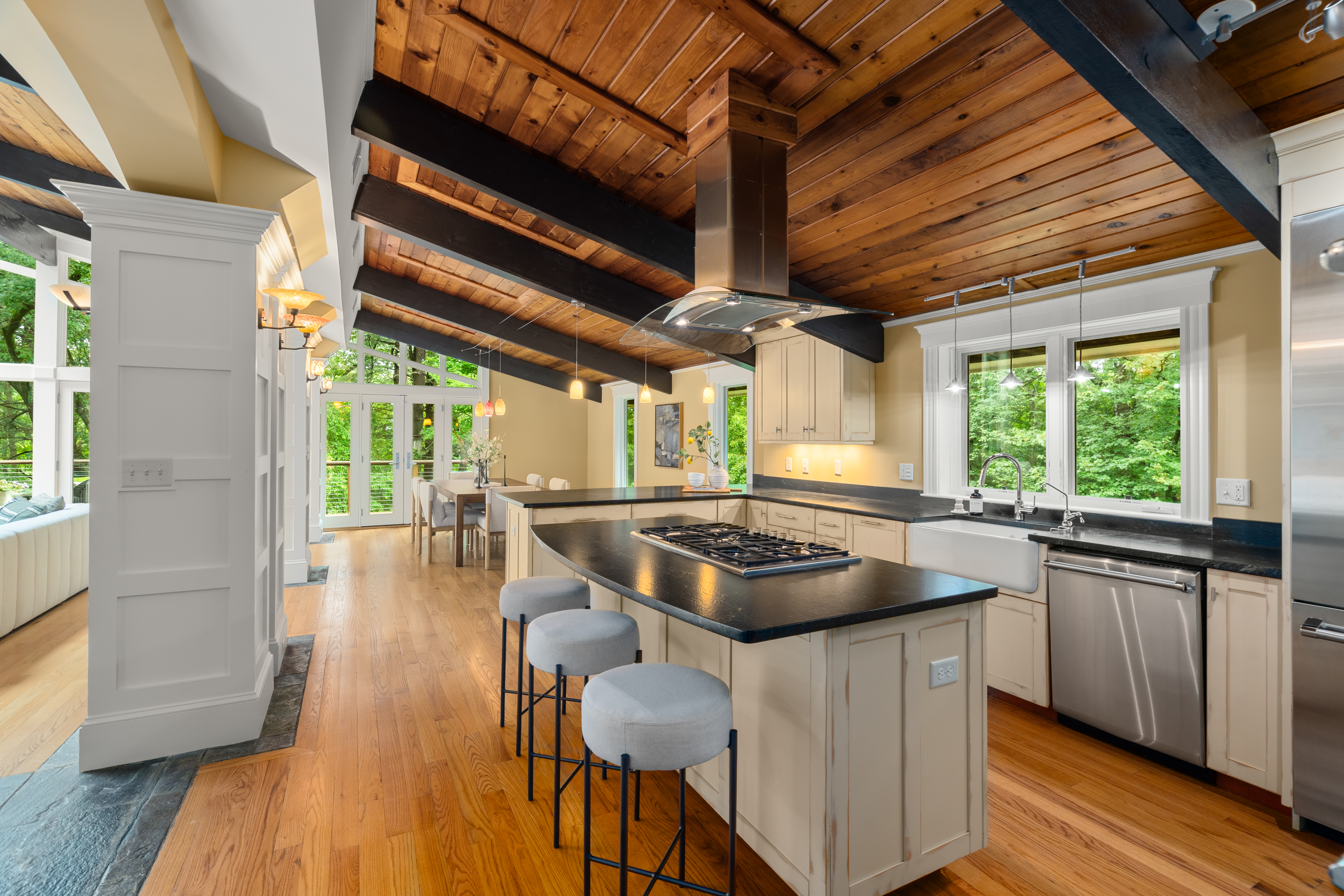  12 Forest Hill Road, Wayland, MA, 01778 - 物件實景