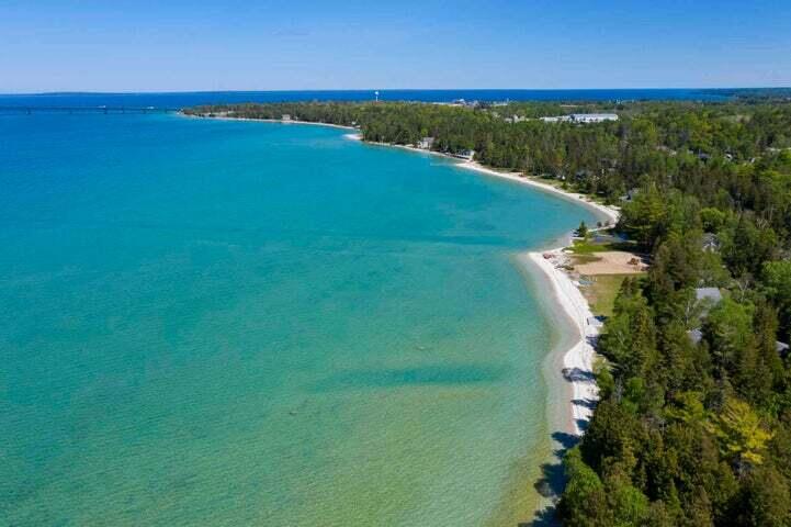 Mackinaw City, Michigan, 49701, United States, 3 Bedrooms Bedrooms, ,1 BathroomBathrooms,Residential,For Sale,1996102