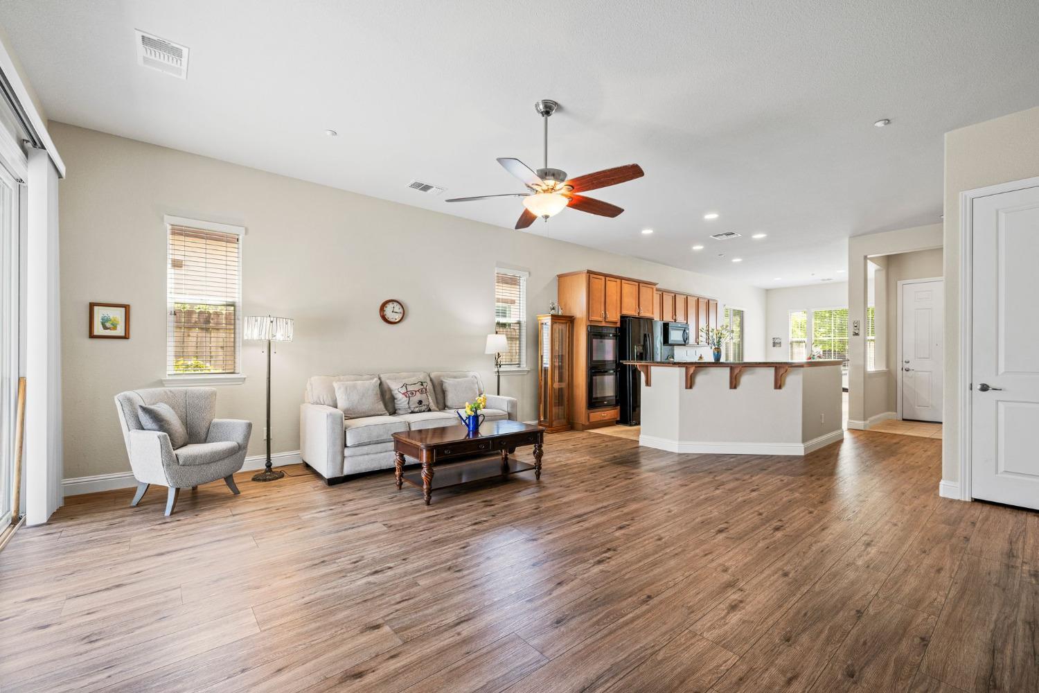 Roseville, California, 95747, United States, 3 Bedrooms Bedrooms, ,2 BathroomsBathrooms,Residential,For Sale,1924391