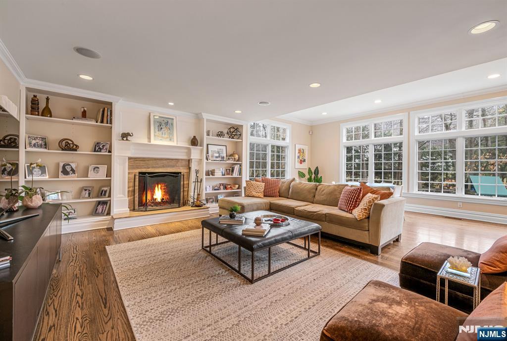 Tenafly, New Jersey, 07670, United States, 6 Bedrooms Bedrooms, ,5 BathroomsBathrooms,Residential,For Sale,1743574