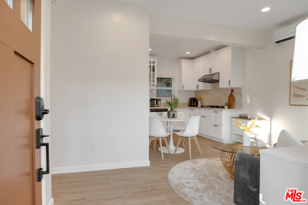 Los Angeles, California, 90025, United States, 5 Bedrooms Bedrooms, ,4 BathroomsBathrooms,Residential,For Sale,1934353