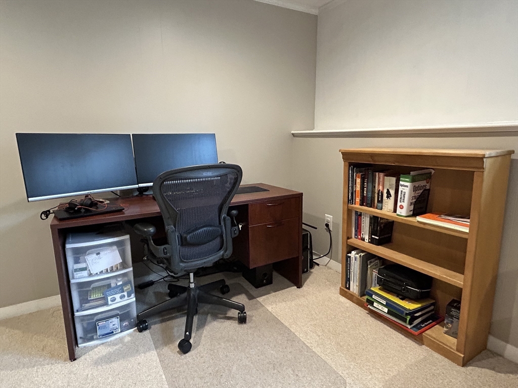 Framingham, Massachusetts, 01701, United States, 4 Bedrooms Bedrooms, ,3 BathroomsBathrooms,Residential,For Sale,1988982