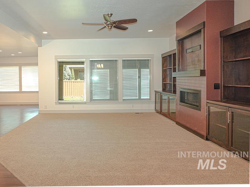5854 N Rosa Springs Ave., Meridian, Idaho, 83646, United States, 4 Bedrooms Bedrooms, ,Residential,For Sale,5854 N Rosa Springs Ave.,1625411
